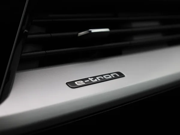 Audi Q4 Sportback e-tron (2023) — foto 15 van 44