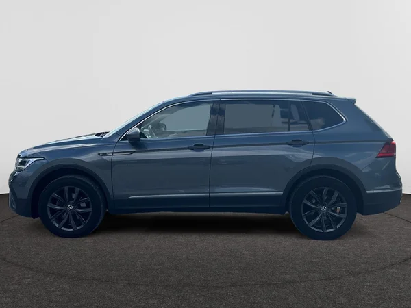 VOLKSWAGEN Tiguan Allspace (2023) — foto 10 van 18