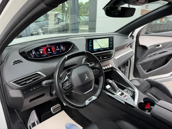 Peugeot 5008 (2021) — foto 28 van 29