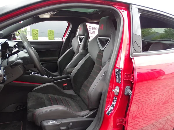 Alfa Romeo Junior (2025) — foto 4 van 31