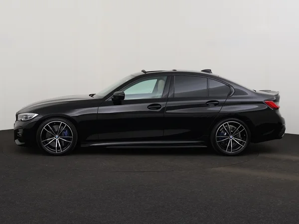BMW 330 (2021) — foto 12 van 31