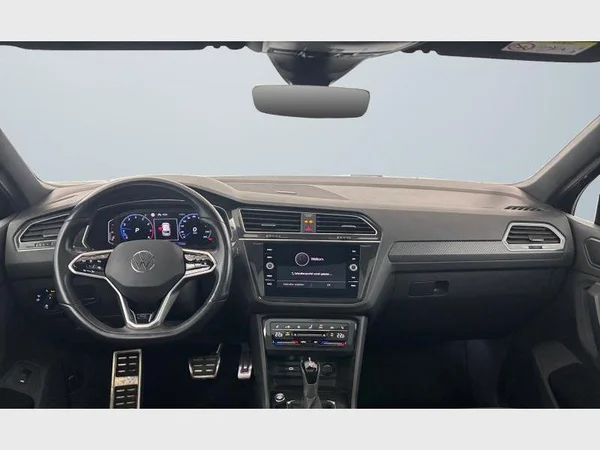 VOLKSWAGEN Tiguan (2023) — foto 3 van 15