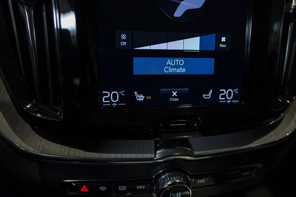 Volvo XC60 (2019) — foto 31 van 44