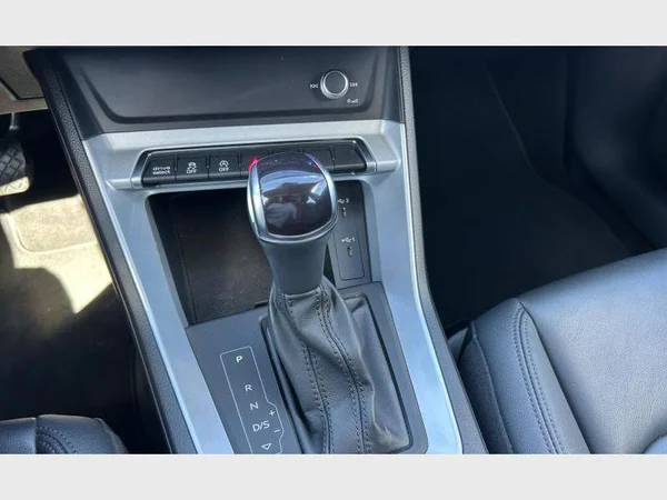 Audi Q3 Sportback (2022) — foto 13 van 29