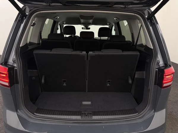 VOLKSWAGEN Touran (2025) — foto 4 van 19