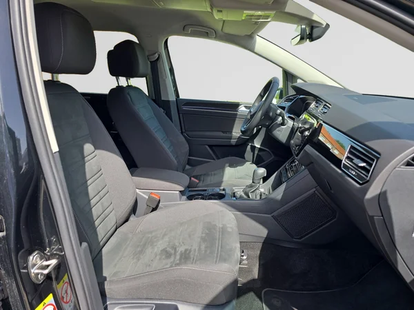 VOLKSWAGEN Touran (2025) — foto 14 van 20