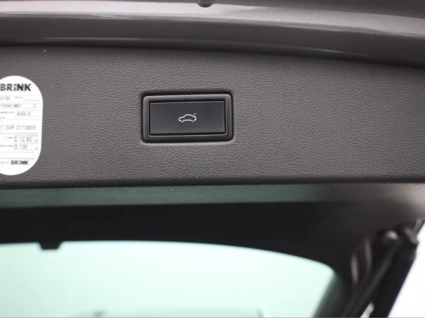 VOLKSWAGEN Tiguan (2018) — foto 3 van 20