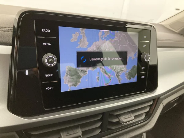 VOLKSWAGEN T-Roc (2024) — foto 6 van 36