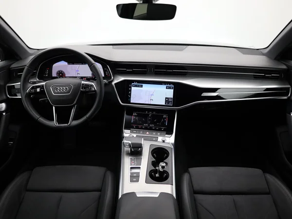 AUDI A6 Avant (2023) — foto 2 van 25