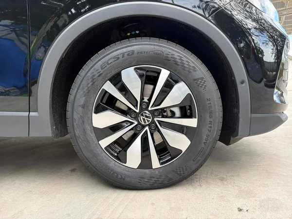 VOLKSWAGEN Tiguan (2026) — foto 17 van 24