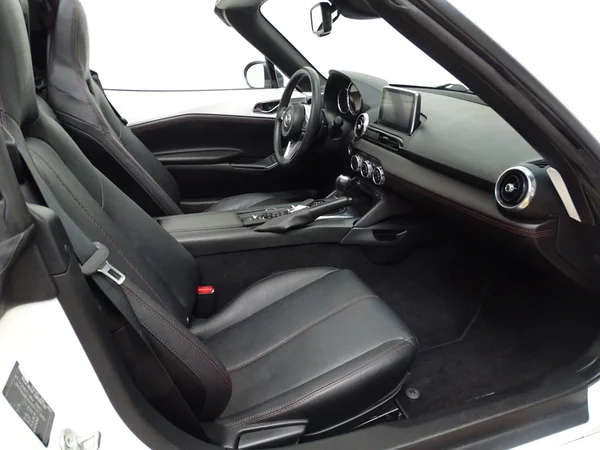 Mazda MX-5 (2017) — foto 6 van 25