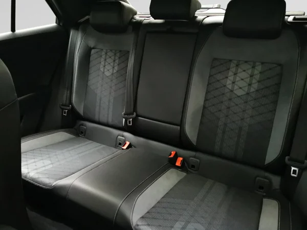 VOLKSWAGEN T-Roc (2026) — foto 3 van 15