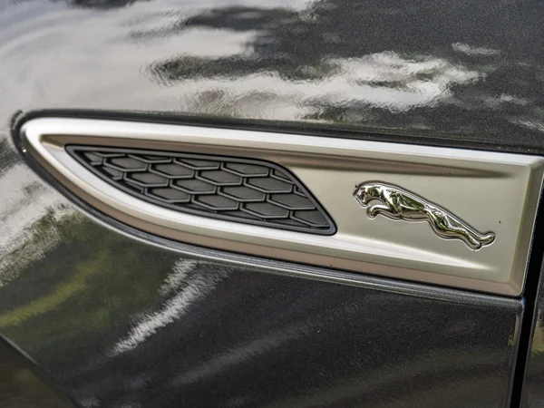Jaguar E-PACE (2023) — foto 24 van 30