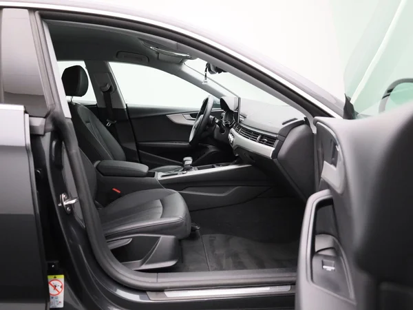 Audi A5 (2022) — foto 30 van 43