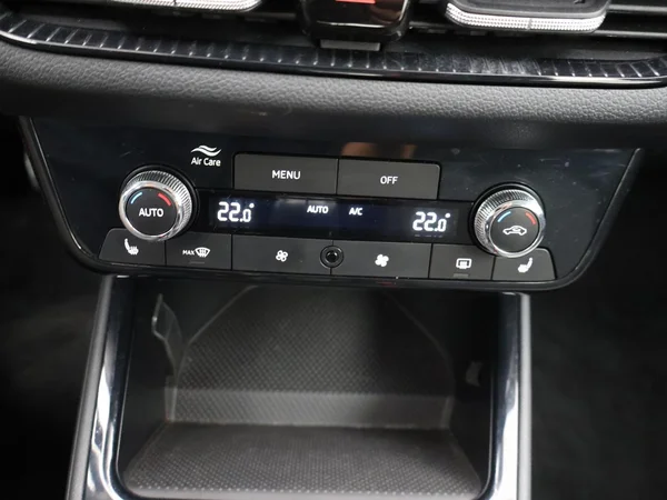 SKODA Fabia (2024) — foto 2 van 29