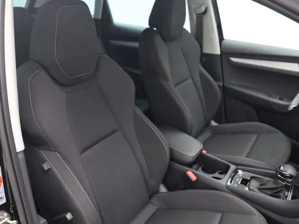 SKODA Karoq (2024) — foto 6 van 19