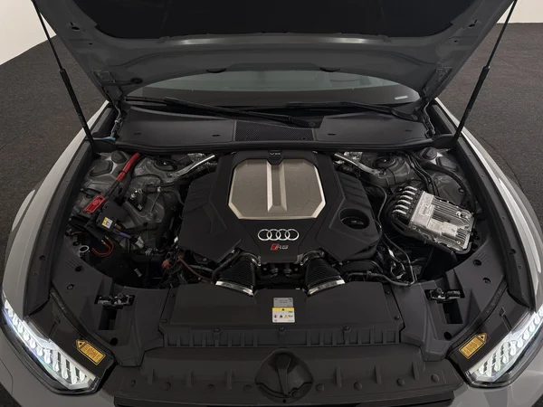 AUDI RS6 (2024) — foto 6 van 31