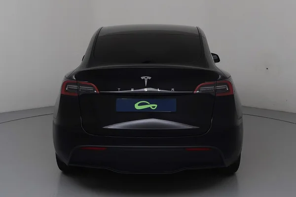 Tesla Model 3 (2023) — foto 31 van 36