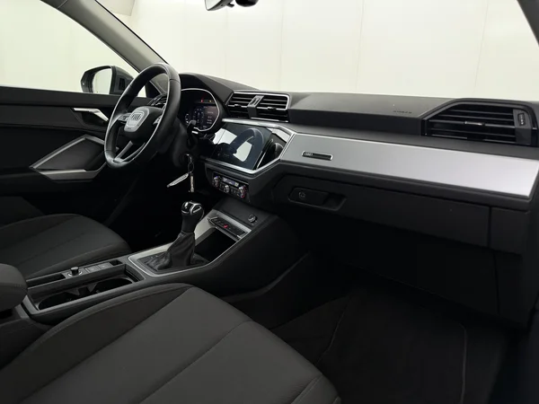 AUDI Q3 (2021) — foto 3 van 29