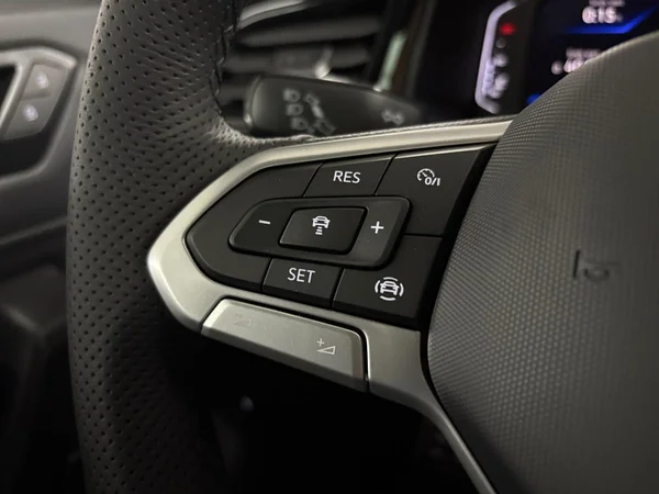 VOLKSWAGEN T-Roc (2026) — foto 3 van 15