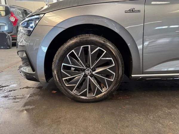 SKODA Scala (2024) — foto 16 van 24