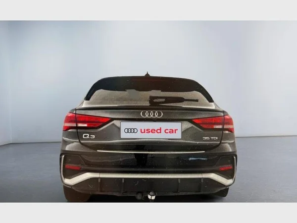 Audi Q3 Sportback (2021) — foto 12 van 15