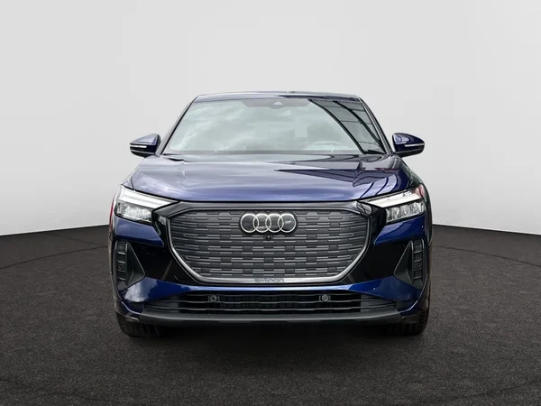 AUDI Q4 Sportback e-tron (2025) — foto 9 van 21