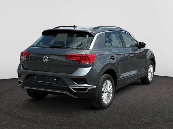 VOLKSWAGEN T-Roc (2018) — foto 17 van 21