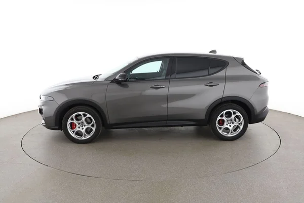 Alfa Romeo Tonale (2024) — foto 9 van 16