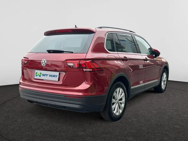 VOLKSWAGEN Tiguan (2016) — foto 13 van 16