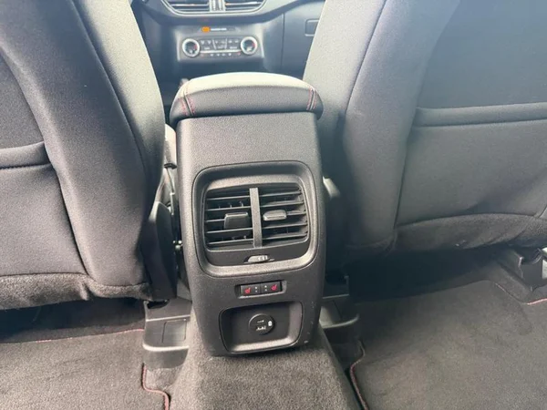 FORD Kuga Dsl (2021) — foto 21 van 30