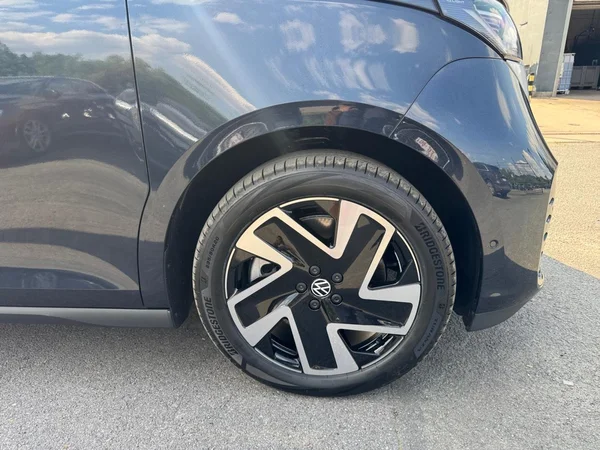 VOLKSWAGEN ID.Buzz Lwb (2026) — foto 17 van 24