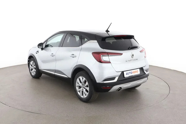 Renault Captur (2020) — foto 10 van 16