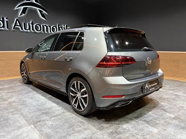 Volkswagen Golf (2018) — foto 23 van 25