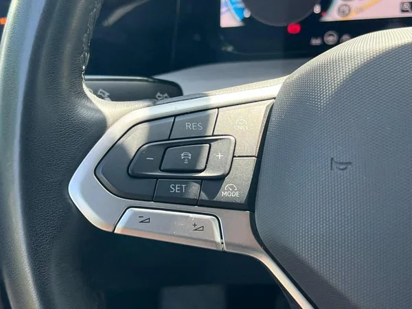 VOLKSWAGEN Golf VIII SW (2024) — foto 5 van 24