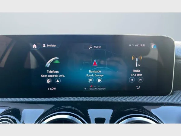 Mercedes-Benz A 180 (2019) — foto 7 van 23