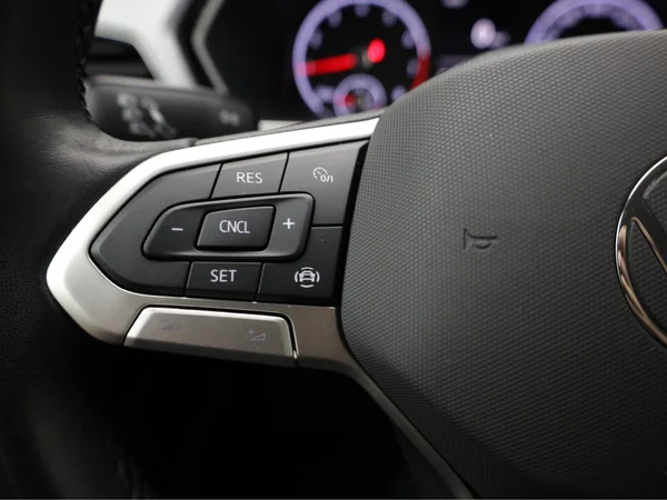 VOLKSWAGEN T-Cross (2022) — foto 4 van 18