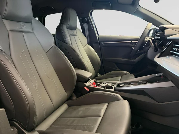 AUDI A3 Allstreet (2025) — foto 9 van 14