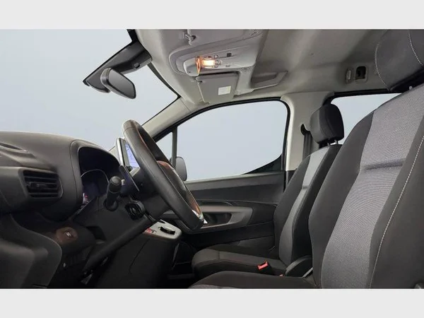 Toyota Proace City Verso Lwb (2020) — foto 24 van 24
