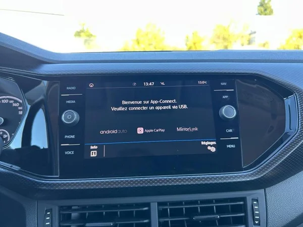 VOLKSWAGEN T-Cross (2020) — foto 9 van 31