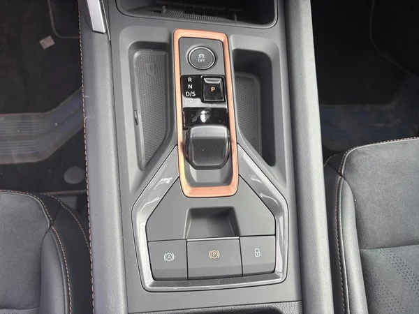 CUPRA Leon e-Hybrid (PHEV) (2025) — foto 6 van 23