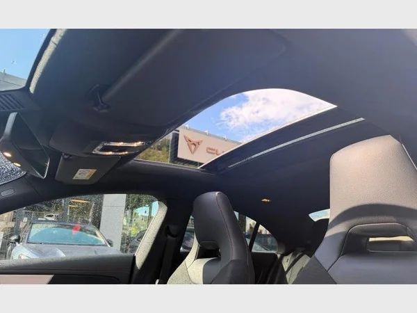Mercedes-Benz CLA 180 (2022) — foto 20 van 28