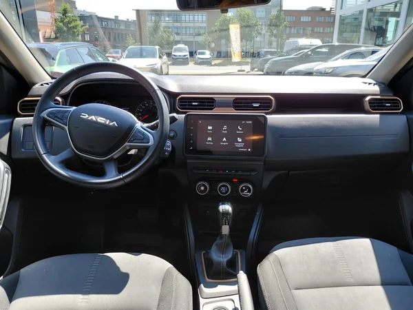Dacia Duster (2024) — foto 16 van 18