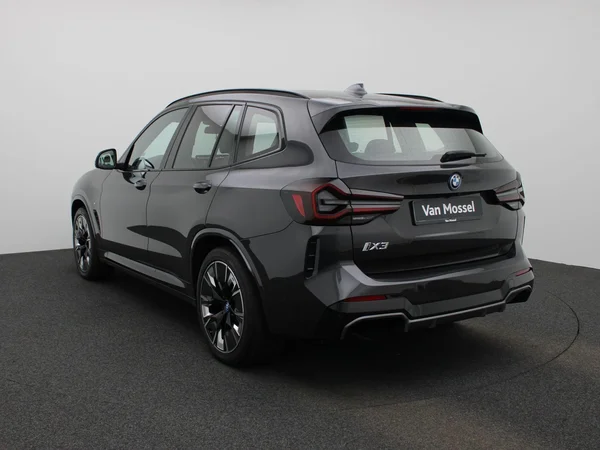 BMW iX3 (2023) — foto 12 van 55