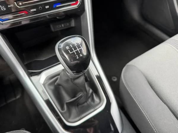 VOLKSWAGEN T-Roc (2022) — foto 19 van 29