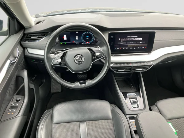 SKODA Octavia Combi PHEV (2021) — foto 5 van 26