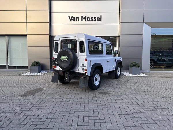 Land Rover Defender (2013) — foto 20 van 21