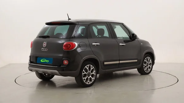 Fiat 500L Trekking (2017) — foto 25 van 29