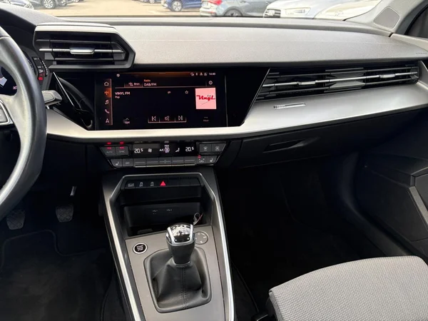 AUDI A3 Sportback (2023) — foto 3 van 24