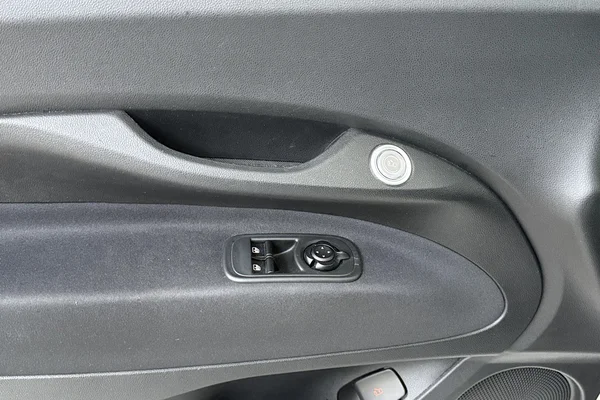 Fiat E-500 (2023) — foto 7 van 17